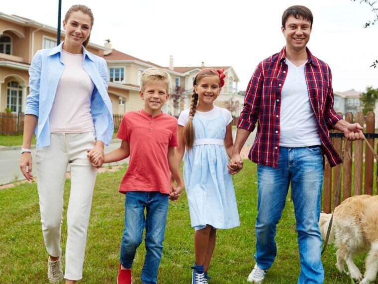 neighborhood scavenger hunt